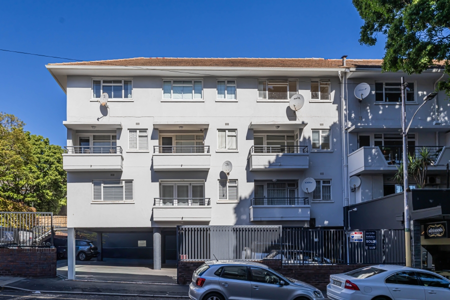 To Let 2 Bedroom Property for Rent in Sea Point Western Cape